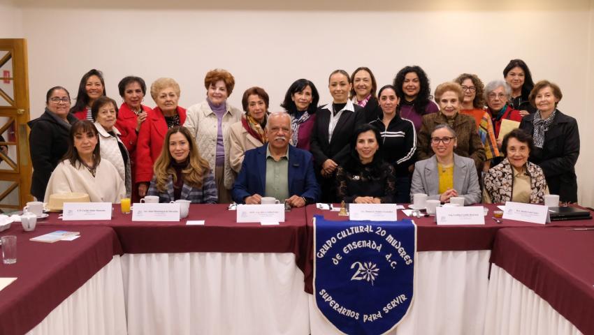 Presentan avances del Plan Integral de Movilidad Urbana Sostenible (PIMUS) ante el "Grupo Cultural 20 Mujeres de Ensenada A.C.".-